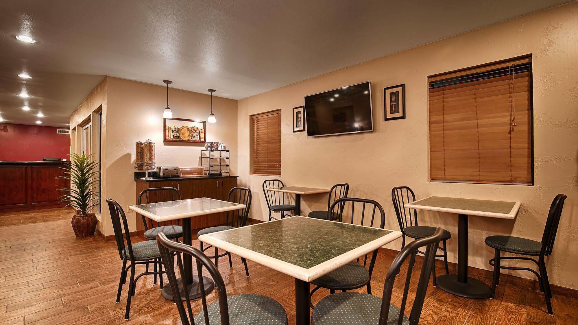 Quality Inn Three Rivers Restaurant bilde